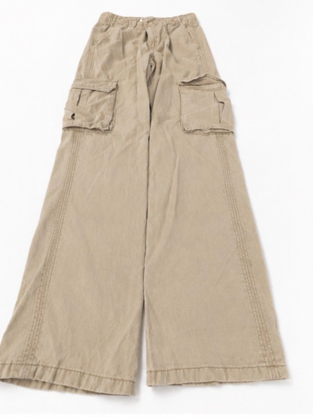 Pull&Bear Men's Wide-Leg Cargo Pants in Khaki Beige
